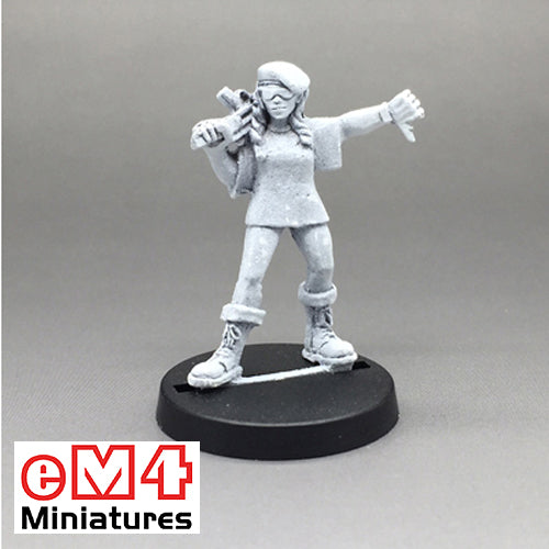 Female Bodyguard SMG