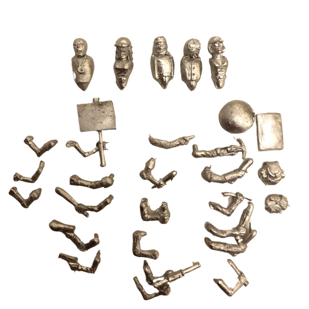 Riot Accessories Set