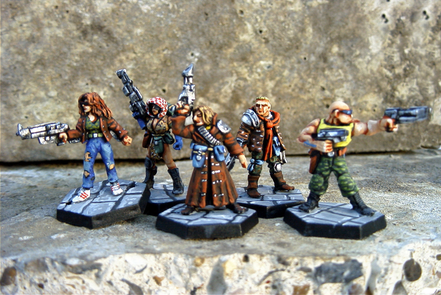 Chequer Gang Mercenary with Heavy Laser Pistol - Miniature
