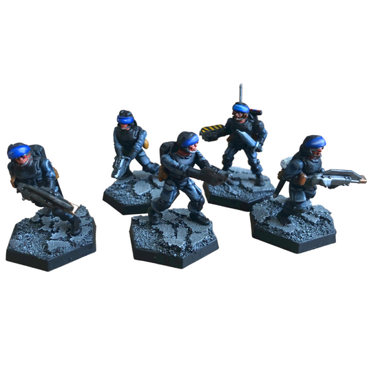 5 Plastic Trooper Miniatures